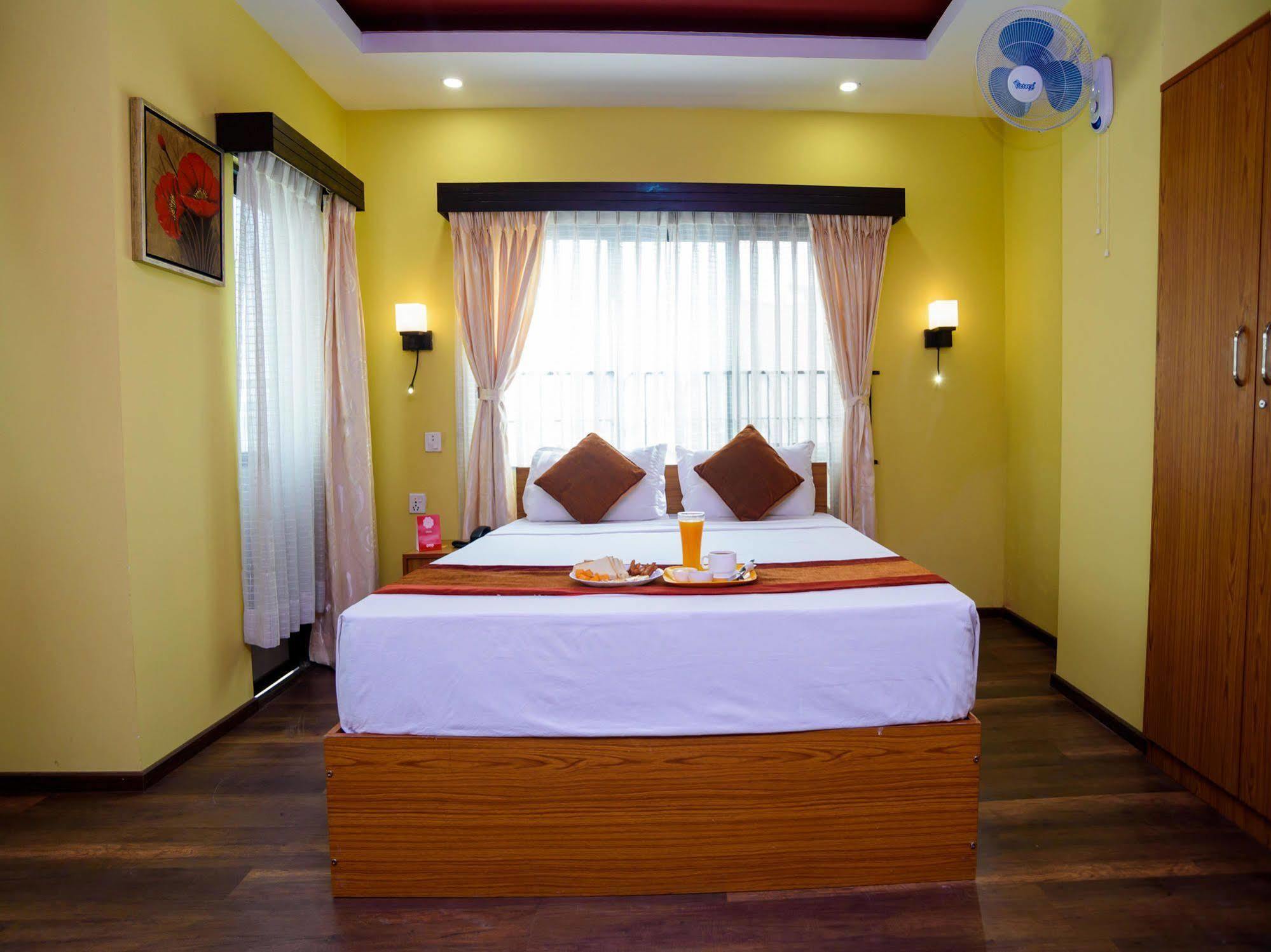 Oyo 105 Hotel Travel Inn Katmandu Zewnętrze zdjęcie