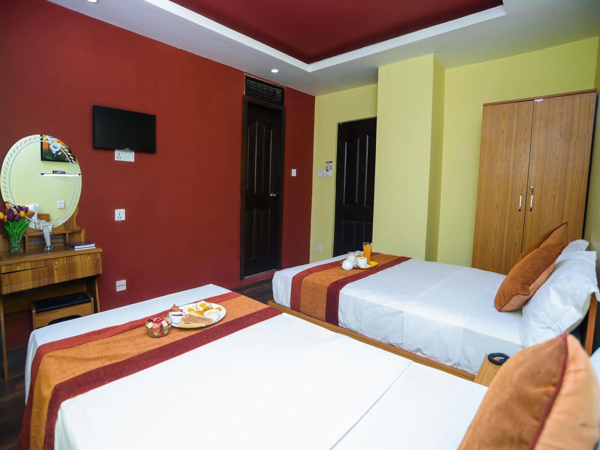 Oyo 105 Hotel Travel Inn Katmandu Zewnętrze zdjęcie