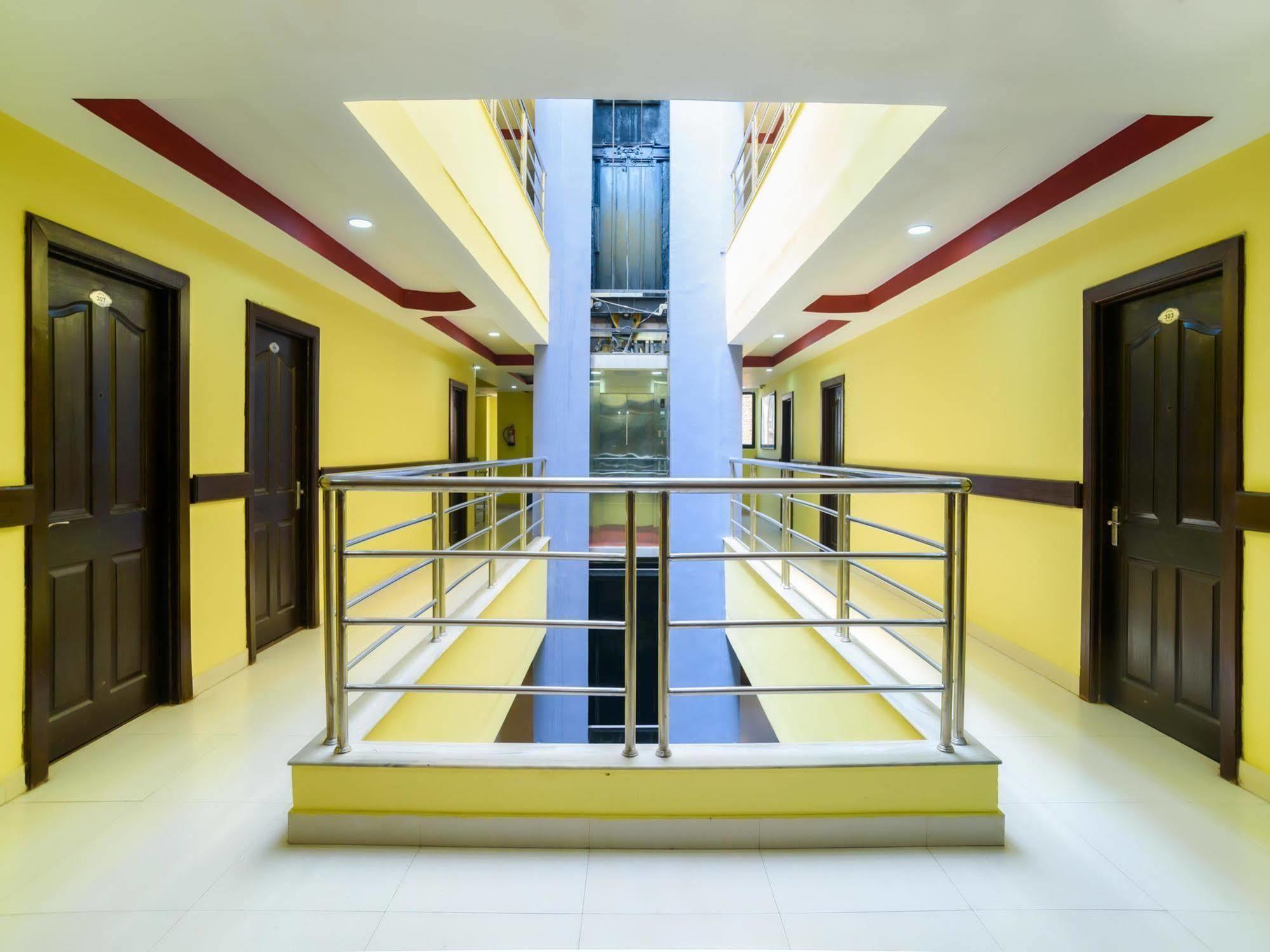 Oyo 105 Hotel Travel Inn Katmandu Zewnętrze zdjęcie