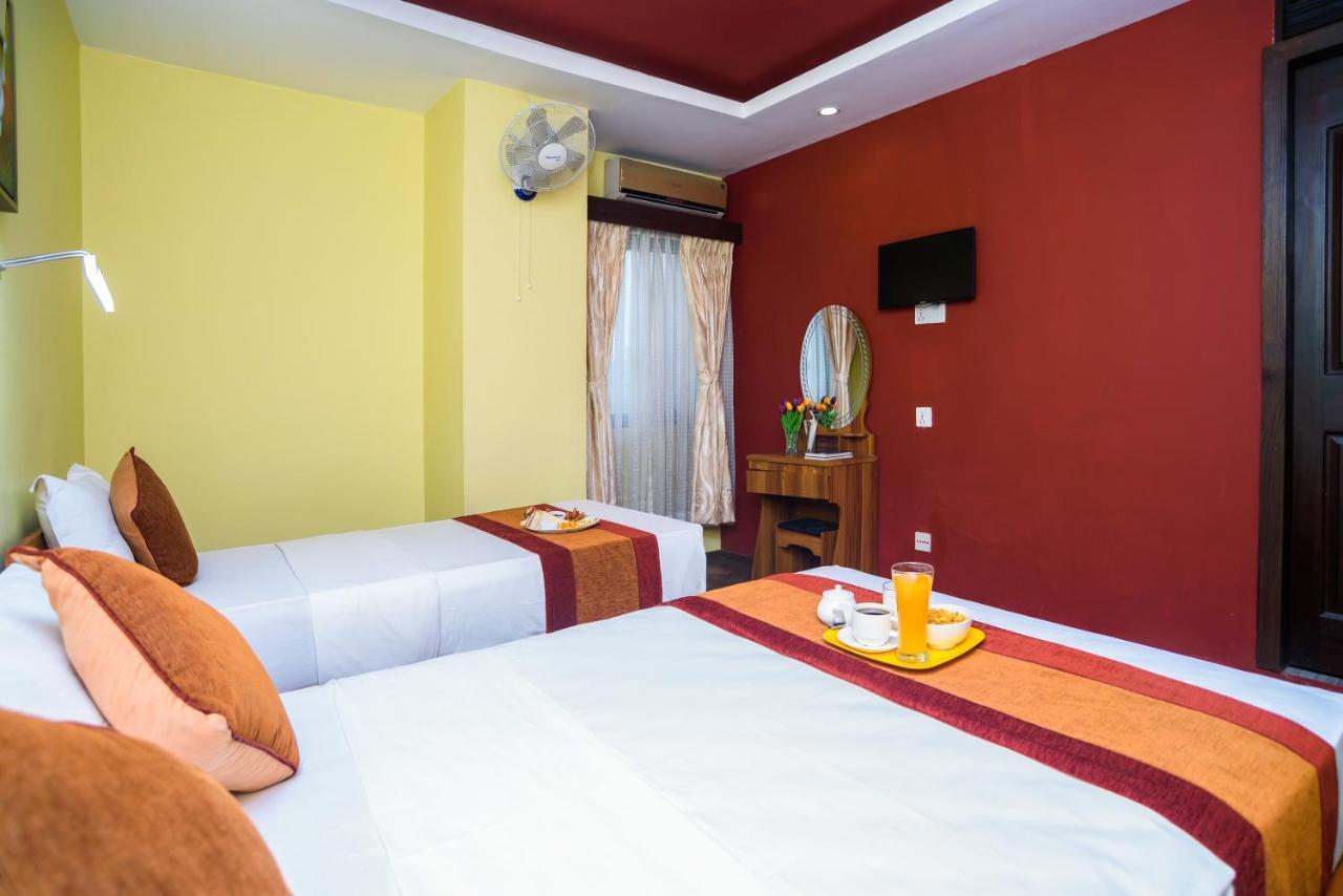 Oyo 105 Hotel Travel Inn Katmandu Zewnętrze zdjęcie