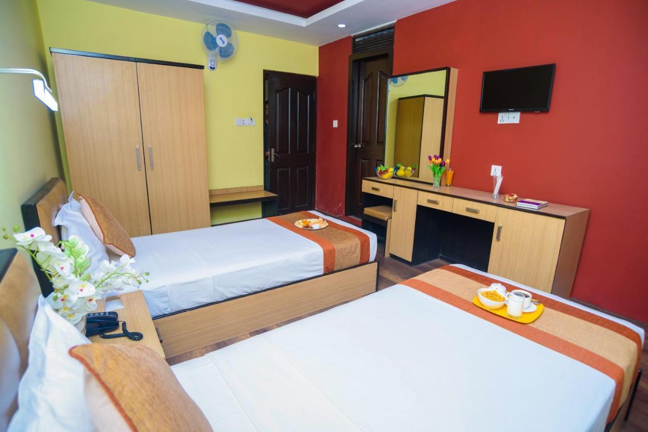 Oyo 105 Hotel Travel Inn Katmandu Zewnętrze zdjęcie